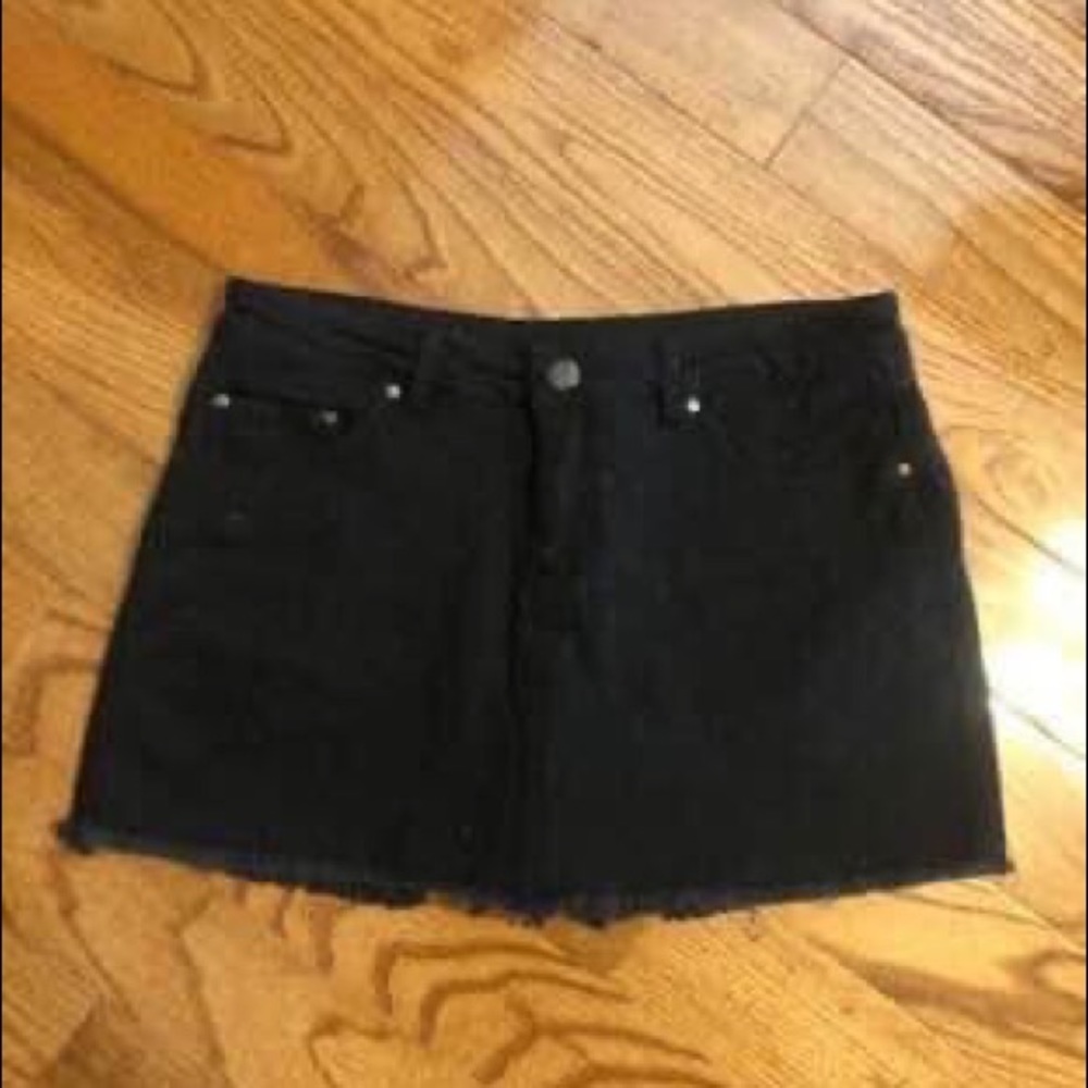 RD Style -black denim skort -size small- raw edge hem. 2% spandex for good fit